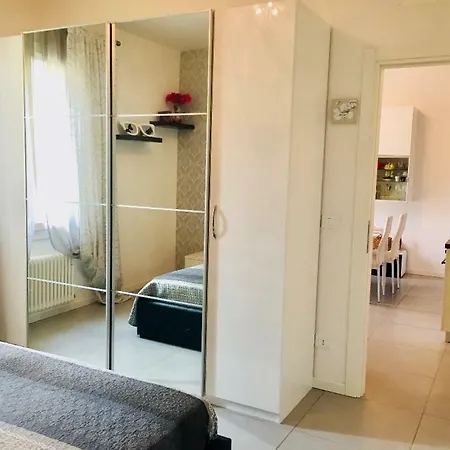 Daire Lu House *